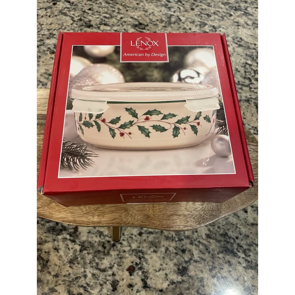 Lenox Christmas Holiday Holly Berry 6" Serve and Store Bowl with Locking Lid